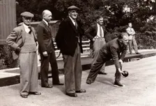 The Rowntree bowling green is opened by William Wallace, York, Yorkshire, 1947