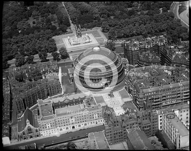 The Royal Albert Hall and Albert Memorial, Knightsbridge, London, c1930s. Creator: Arthur William Hobart.