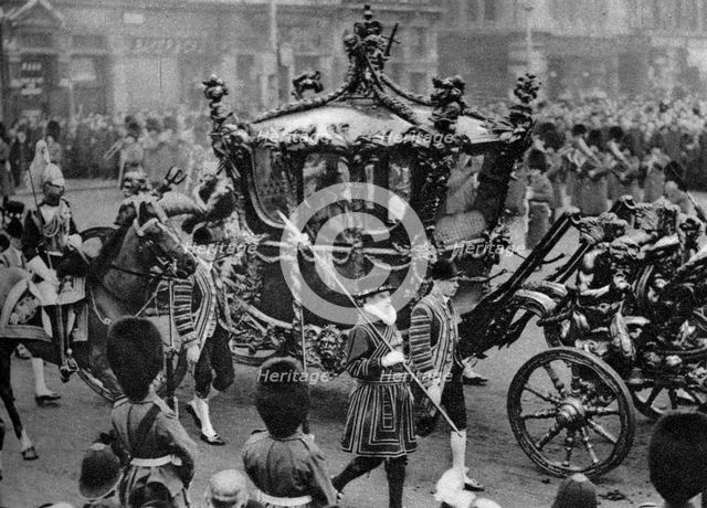 The royal coach on its way to open parliament, London, 1926-1927. Artist: Unknown