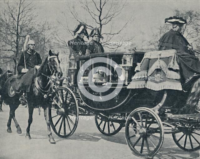 'The Royal Couple Returning from the Abbey', 1923, (1937). Creator: Unknown.