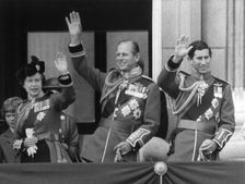 The Royal family wave from the balcony of Buckingham Palace, 16th June 1979. Creator: Unknown