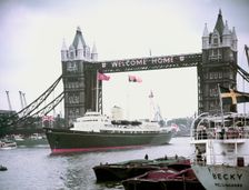 The Royal Yacht Britannia passing under Tower Bridge, London, 15 May 1954. Creator: Arthur Charles Kirby Ware