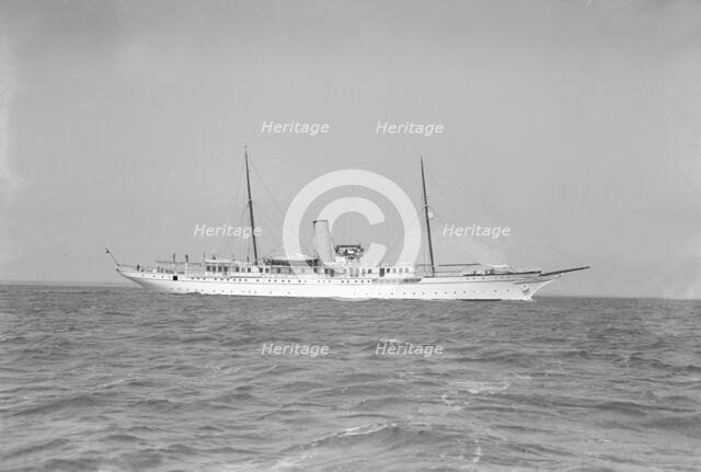 The steam yacht 'Glencairn', 1912. Creator: Kirk & Sons of Cowes.