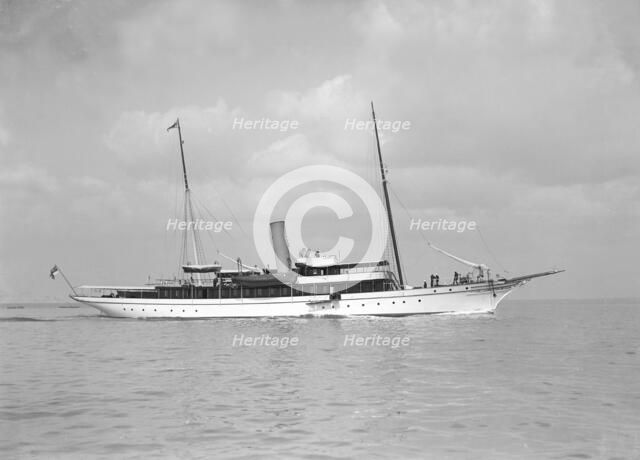 The steam yacht 'Lorna', 1911. Creator: Kirk & Sons of Cowes.