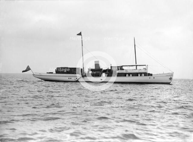 The steam yacht 'Sardonyx' at anchor, 1913. Creator: Kirk & Sons of Cowes.