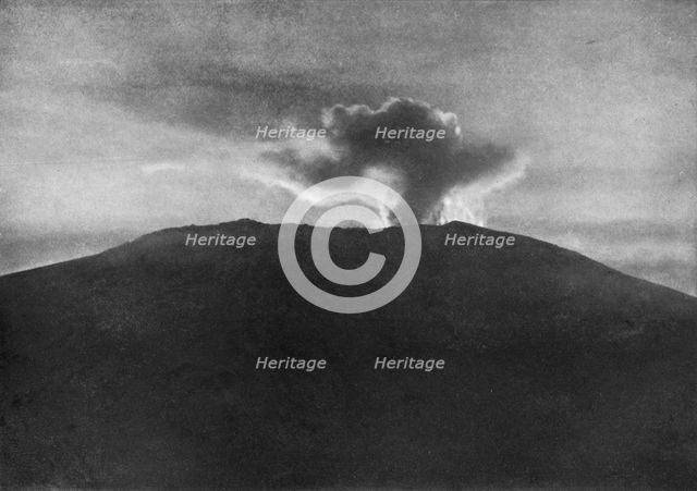 'The Summit of Mount Erebus', c1910-1912, (1913). Artist: Herbert Ponting.
