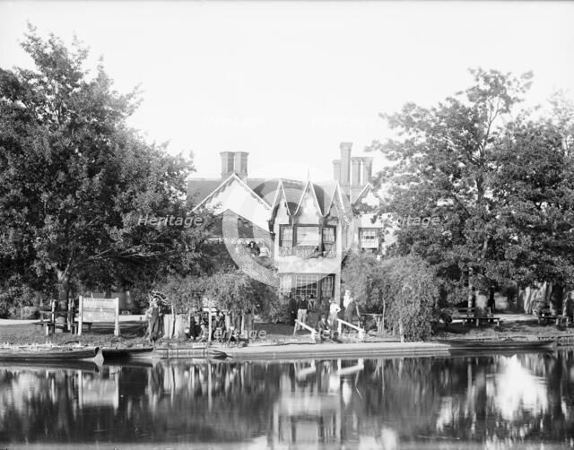 The Swan Inn, Kennington, Oxfordshire, 1885.  Artist: Henry Taunt