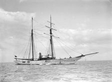 The sailing yacht Sea Belle under way, 1911. Creator: Kirk & Sons of Cowes