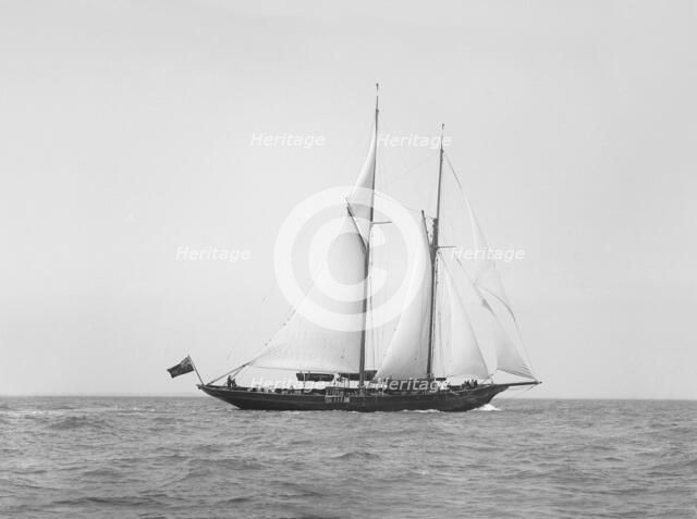 The schooner 'Hinemoa' underway, 1914. Creator: Kirk & Sons of Cowes.