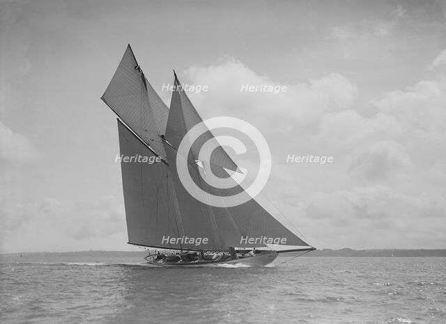 The schooner 'Suzanne' under sail, 1911. Creator: Kirk & Sons of Cowes.