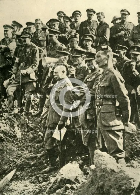 'The Second Army's Chief on the Flanders Front: general Sir Herbert Plumer (in centre of picture) in Creator: Unknown.