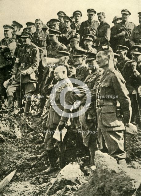 'The Second Army's Chief on the Flanders Front: general Sir Herbert Plumer (in centre of picture) in Creator: Unknown.