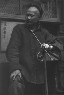 The shoe maker, Chinatown, San Francisco, between 1896 and 1906. Creator: Arnold Genthe