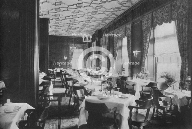 The Tudor Dining Room, Melbourne Hotel, St Louis, Missouri, 1924. Artist: Unknown.