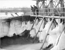 The Twelve Week Frost, Sandford Weir, Sandford-on-Thames, Oxfordshire, 1895. Artist: Henry Taunt