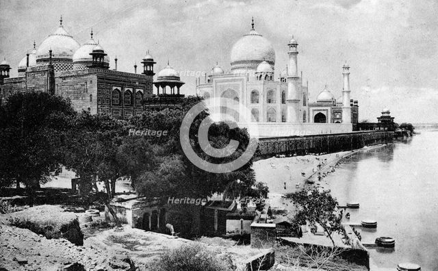 The Taj Mahal, Agra, 20th century. Artist: Unknown