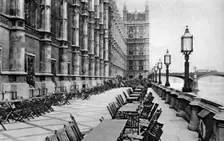The terrace of the House of Commons, London, 1926-1927