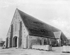 The Tithe or Abbey Barn, Great Coxwell, Oxfordshire, c1900. Artist: Henry Taunt