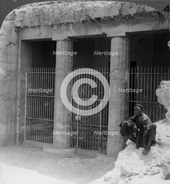 'The tomb of a feudal lord at Beni Hasan, built about 1900BC, Egypt', 1905.Artist: Underwood & Underwood