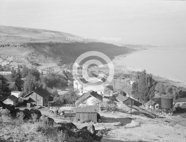 The town of Arlington, Oregon, on the Columbia River, 1939. Creator: Dorothea Lange.