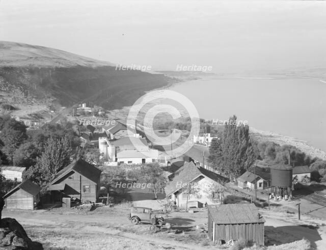 The town of Arlington, Oregon, on the Columbia River, 1939. Creator: Dorothea Lange.