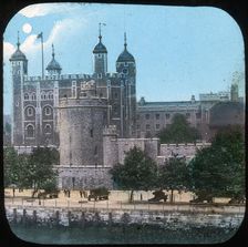 The Tower of London at night, late 19th or early 20th century