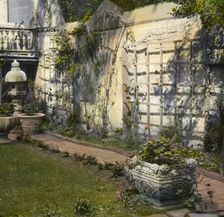 The Touchstone Garden, 118-120 East 30th Street, New York, New York, 1919. Creator: Frances Benjamin Johnston