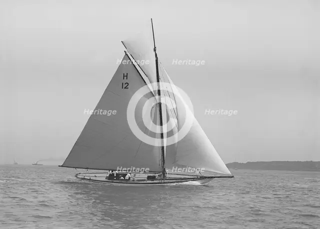 'The Truant' sailing close-hauled, July 1912. Creator: Kirk & Sons of Cowes.