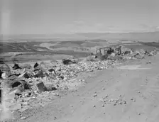 The valley below seen from advertised "lookout point.", Yakima Valley, Washington, 1939. Creator: Dorothea Lange