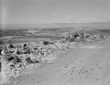 The valley below seen from advertised "lookout point.", Yakima Valley, Washington, 1939. Creator: Dorothea Lange