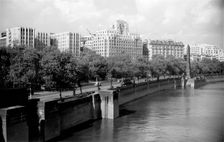 The Victoria Embankment looking towards Cleopatra's Needle, London, c1945-c1965. Artist: SW Rawlings