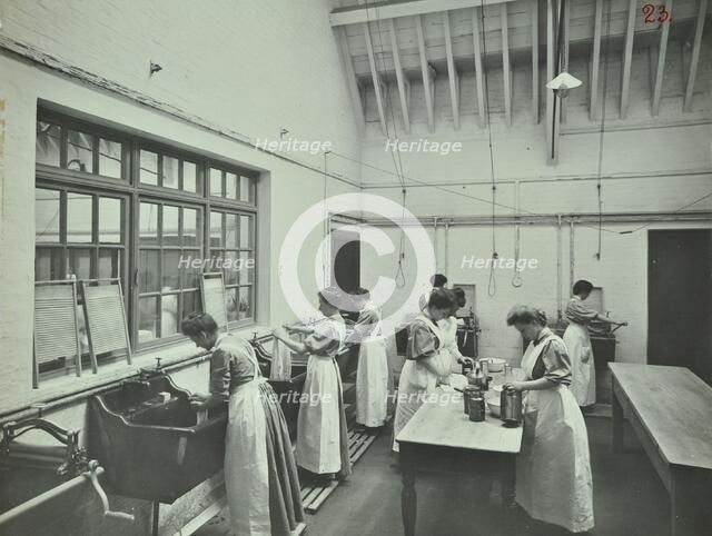 The washing room, Battersea Polytechnic, London, 1907. Artist: Unknown.