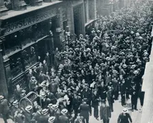 The war crisis in the city: The closing of the London Stock Exchange, 1914