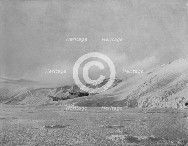 ''The Warning.' An Oncoming Blizzard', c1911, (1913). Artist: G Murray Levick.