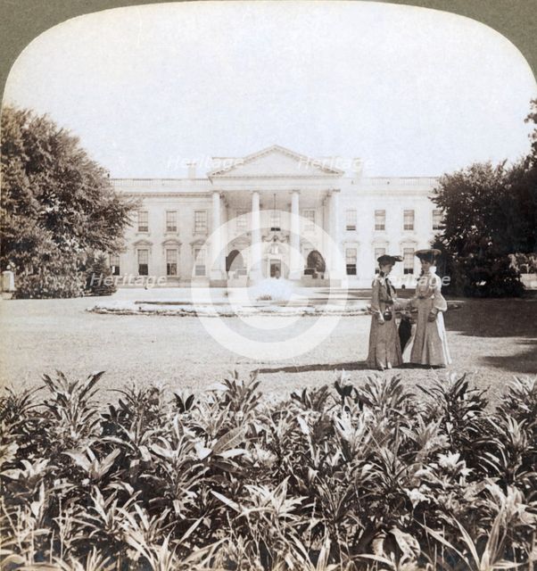 'The White House, the historic residence of the Nation's Chief - north front-Washington, D.C.', 1908 Creator: Underwood & Underwood.