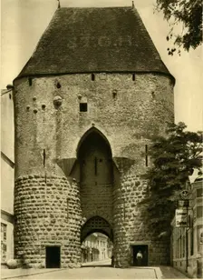 The Wiener Tor, Hainburg an der Donau, Lower Austria, c1935. Creator: Unknown