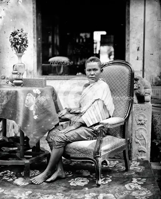 The wife of the Prime Minister (Kralahom) of Siam (Thailand), 1866. Creator: John Thomson.