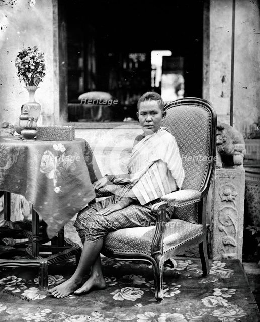 The wife of the Prime Minister (Kralahom) of Siam (Thailand), 1866. Creator: John Thomson.