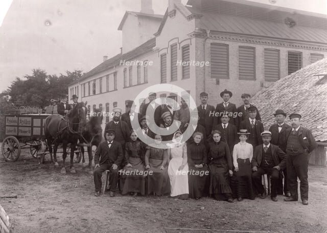 The workforce of the Kronlein brewery, Landskrona, Sweden, c1900. Artist: Unknown