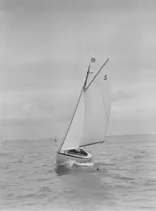 The Yarmouth One Design Greywing 1922. Creator: Kirk & Sons of Cowes