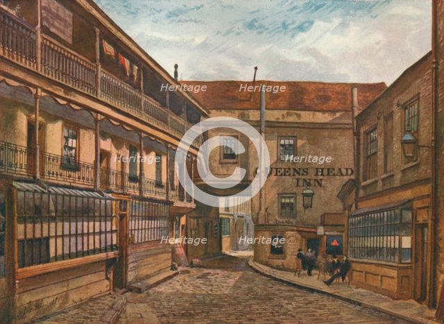 'The Yard of the Queen's Head Inn, Borough', Southwark, London, 1880 (1926) Artist: John Crowther.