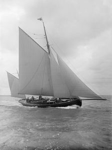 The yawl Moosk under way, 1912. Creator: Kirk & Sons of Cowes