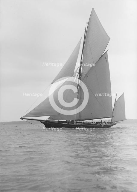 The yawl 'Wendur' sailing close-hauled, 1913. Creator: Kirk & Sons of Cowes.