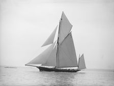 The yawl Wendur sailing close-hauled, 1913. Creator: Kirk & Sons of Cowes