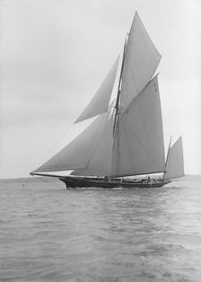 The yawl Wendur sailing close-hauled, 1913. Creator: Kirk & Sons of Cowes