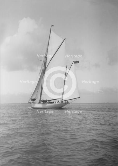 The yawl 'White Heather I' sailing close-hauled, 1911. Creator: Kirk & Sons of Cowes.