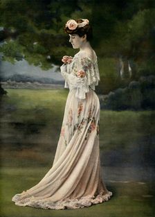 Theatre Du Vaudeville. - L'Esboufe - Suzanne Despres, role de Mme Richter-Mme Belgrand 1904. Creator: Unknown