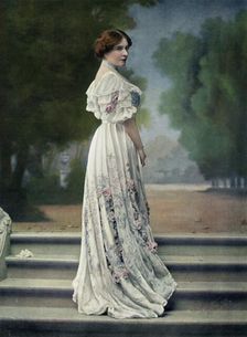 Theatre National De L'Odeon. - Mlle. Berthe Bady - Role de Paula. La Seconde Madame Tanqueray 190 Creator: Unknown