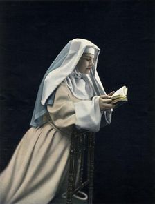 Theatre National De Opera-Comique. - La Reine Fiammette - Mere Agramanta - Mlle. J. Passama 1904. Creator: Unknown