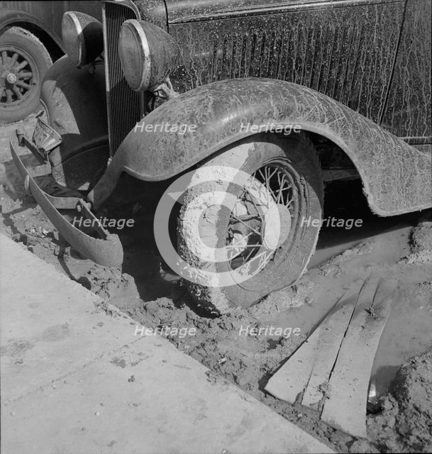 This year (1937) there are floods and heavy rain in the Dust Bowl, Auton, Texas, 1937. Creator: Dorothea Lange.